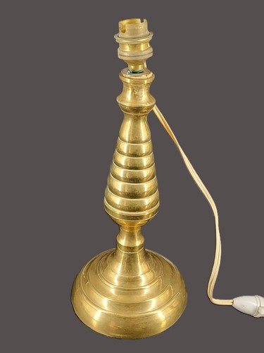 Joli pied lampe laiton - de,