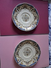 2 SOUCOUPES signées GIEN