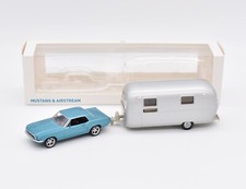 Ford Mustang Bleue + Caravane