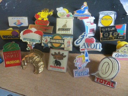 Lot ancien pins - de, 19