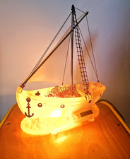 Très originale lampe en verre