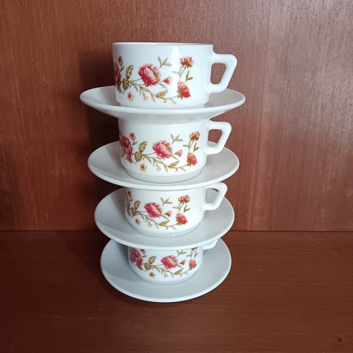 Tasses soucoupes - 4, et