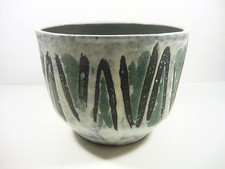 GORKA LIVIA POT WITH BLACK & GREEN ARROW MOTIFS 7.9",1960'S ART POTTERY ! (G048)