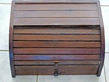 Huche à pain couvercle rideau