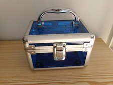 valise à maquillage, Yves