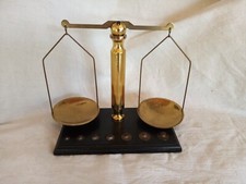 Trébuchet de table avec ses