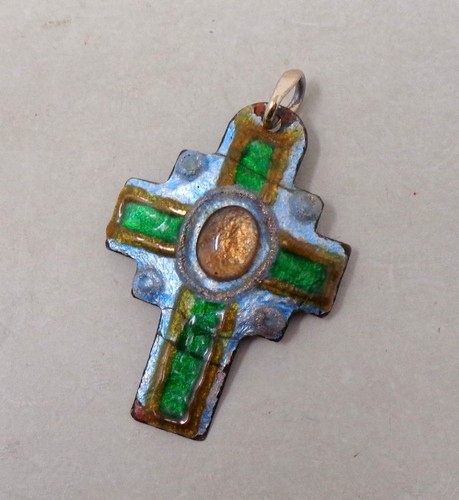 Superbe pendentif crucifix