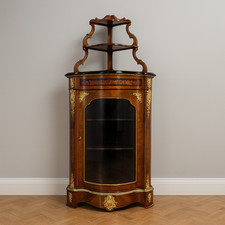 Encoignure galbée style Louis