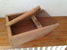 superbe  PEIGNE A MYRTILLES  art populaire 