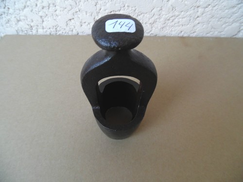 Old tool outil - old, /