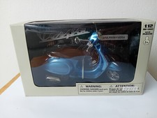 Vespa Primavera Bleu 1:12 New