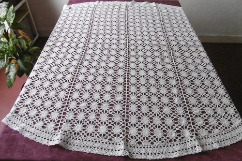 Nappe ovale entièrement