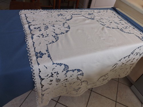 Jolie nappe brodée m - nappe,