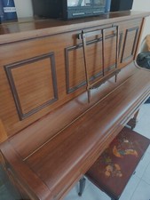 piano droit cadre métallique