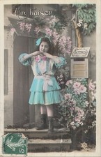 CP A KISS LITTLE GIRL LETTERBOX FLOWERS - 18653