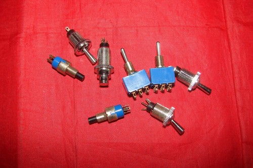 Lot boutons poussoirs et - de,