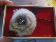 Ancien Travail de Fourreur fabriquent de Manteau en Fourrure et Fleur Chinchilla