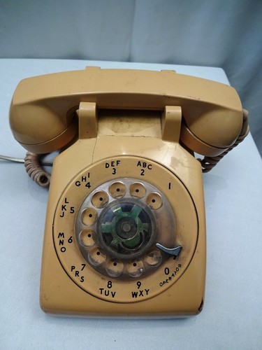 Téléphone cadran rotatif - À,
