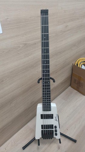 Guitare basse électrique