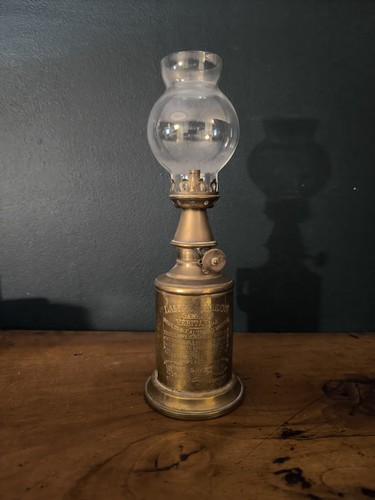 Ancienne lampe pétrole - ancienne,