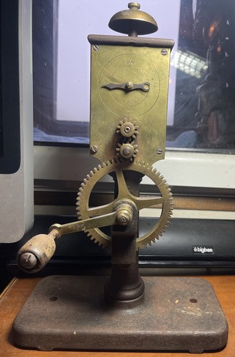 Ancien rouet mécanique - rouet,