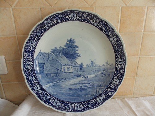 Grand plat signé - grand,
