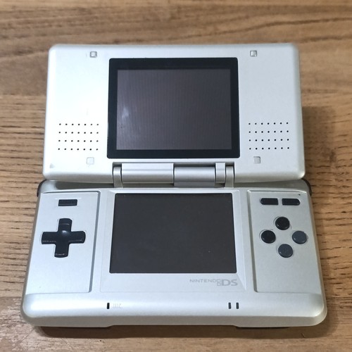 Nintendo ntr 001 argentée - nintendo, ds