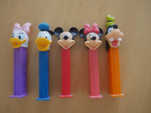 Distributeurs pez walt - 5,