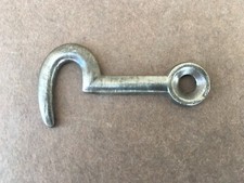 Ancien petit crochet métal / Fixation  à droite / Fermeture de caisse