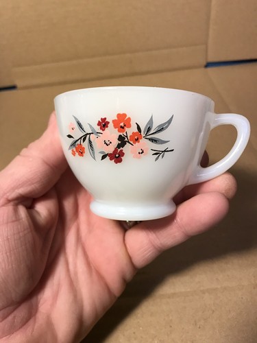 White fire king tea - king, cup
