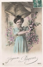 CP EASTER LITTLE GIRL NECKLACE BEADS PRESENTS FLOWERS UNDER BELLS - 37921