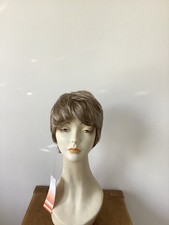 Perruque châtain clair