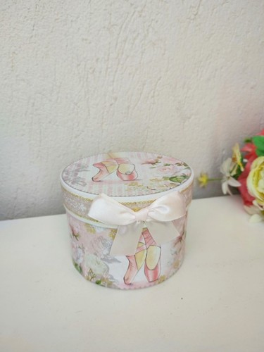 Jolie boite cadeau style - boite,