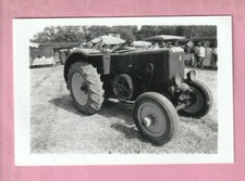 PHOTOGRAPHIE GRAND FORMAT : TRACTEUR AGRICOLE SFV / VIERZON -  cliché 1