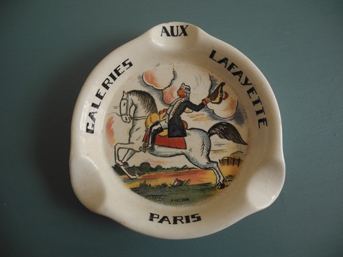 Ancien cendrier galeries - cendrier,
