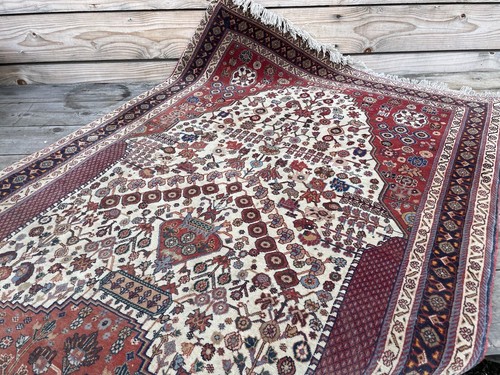 Tapis noué fait main - fait, ancien