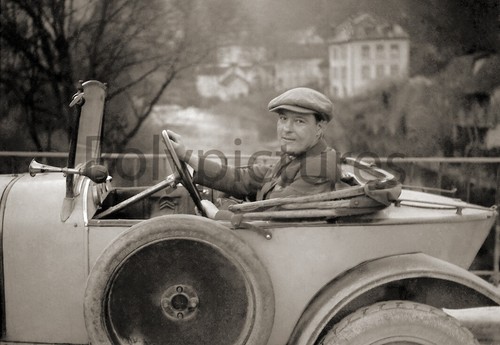 Conducteur voiture ancienne - conducteur,