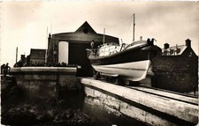 Old postcard Barfleur - Le Canot de Sauvetage et la Station de Sauvetage (632953)