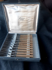 12 fourchettes à dessert inox