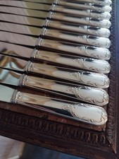 12 Couteaux à Entremets Décor de Feuillages en Métal Argenté