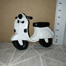 Figurine plastique PVC 1992 OU EST CHARLIE / WALDO ? - scooter - VESPA