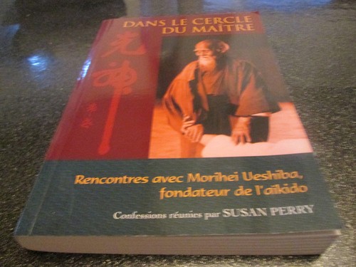 Dans cercle maitre - le,