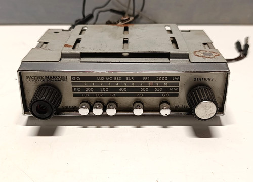 Ancien autoradio identifier - autoradio, à