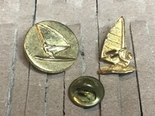 pins PLANCHE à VOILE dorés. sport olympique d eau