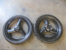 Roue avant et roue arrière