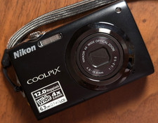 Nikon COOLPIX S3000 12.0MP 4x Optical Zoom Works in English Black Digital Camera