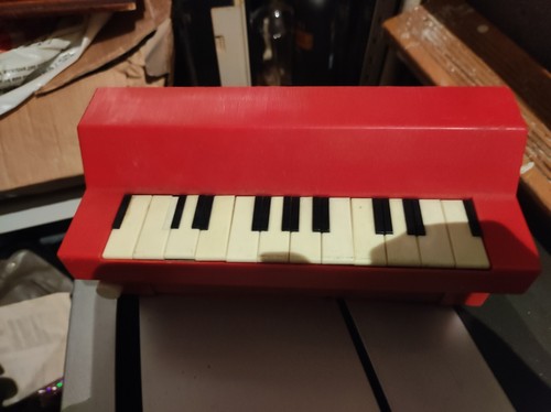 Ancien piano pour enfants - piano,