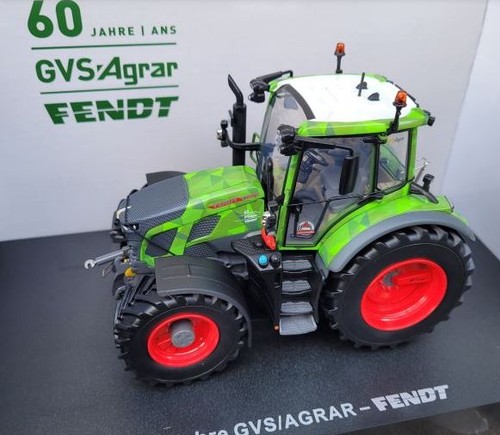 Universal hobbies tracteur - -,