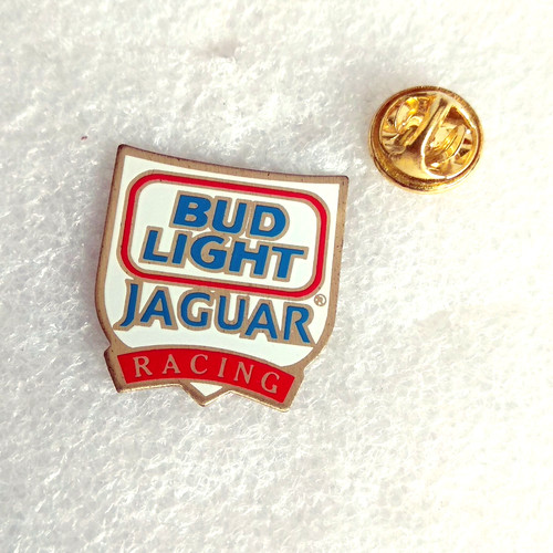 Pin lapel - pin's,