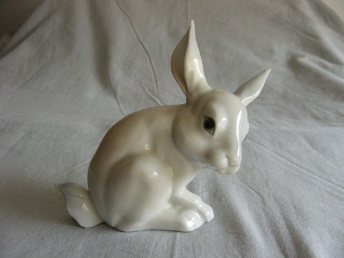 Superbe figurine lapin - , en